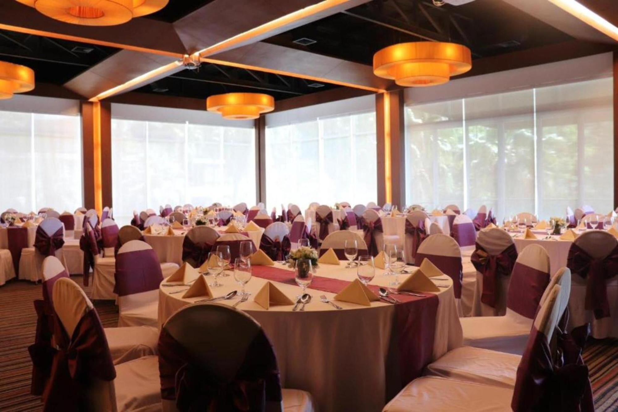 Club Wyndham Sea Pearl Phuket Hotel Patong Exterior foto